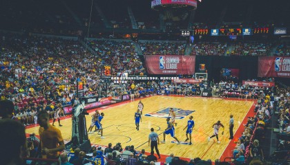 ng体育平台-路易斯-迪亚斯致阿什拉夫受伤引发争议，摩洛哥记者抨击，你是个罪犯